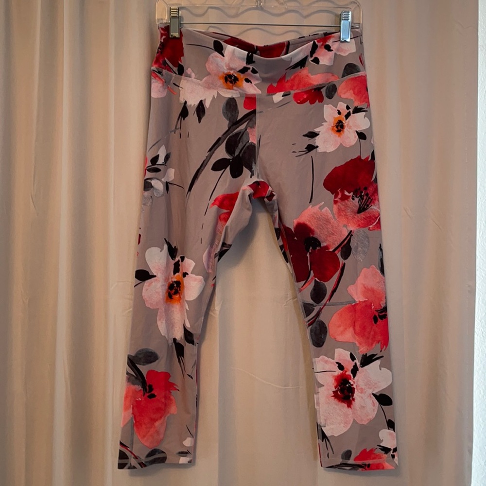 Fabletics Cropped Salar Leggings